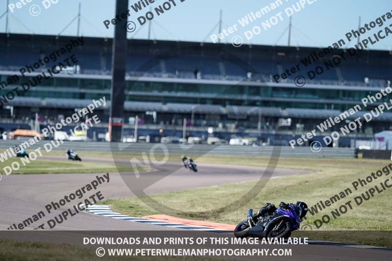 Rockingham no limits trackday;enduro digital images;event digital images;eventdigitalimages;no limits trackdays;peter wileman photography;racing digital images;rockingham raceway northamptonshire;rockingham trackday photographs;trackday digital images;trackday photos